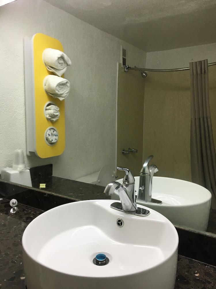 Days Inn Melrose Park/O'Hare South ภายนอก รูปภาพ
