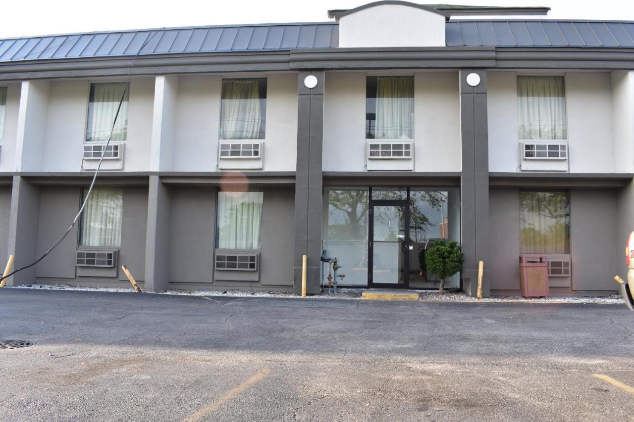 Days Inn Melrose Park/O'Hare South ภายนอก รูปภาพ